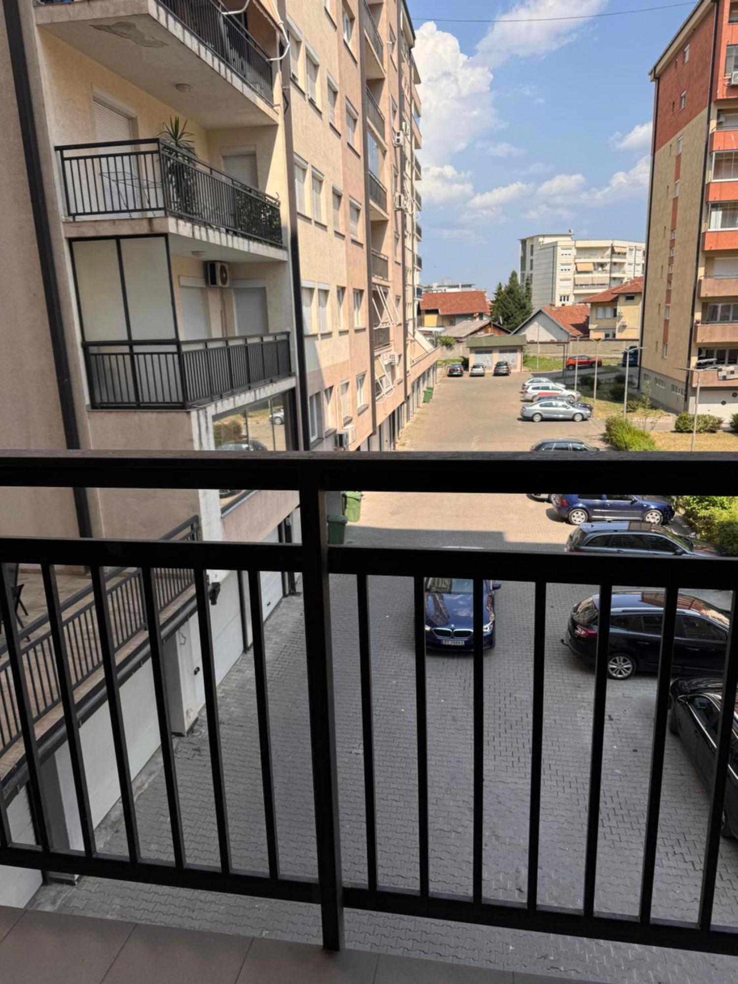 Big Spacious Apartment In Pej Center With Wi-Fi Peje Buitenkant foto